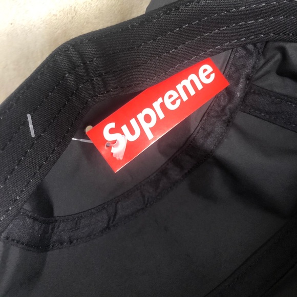 ⚠️SOLD⚠️ Supreme Inset Logo Camp Cap BLACK (FW20) - Picture 4 of 5